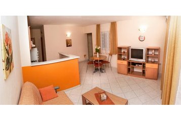 Horvātija Privát Komarna, Eksterjers